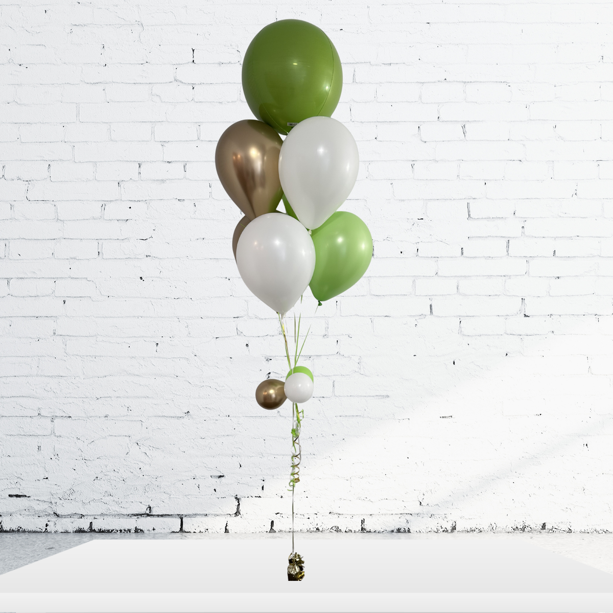 BOUQUET – 7 BALLONS AVEC BALLON MÉTALLIQUE ROND (ORBZ)