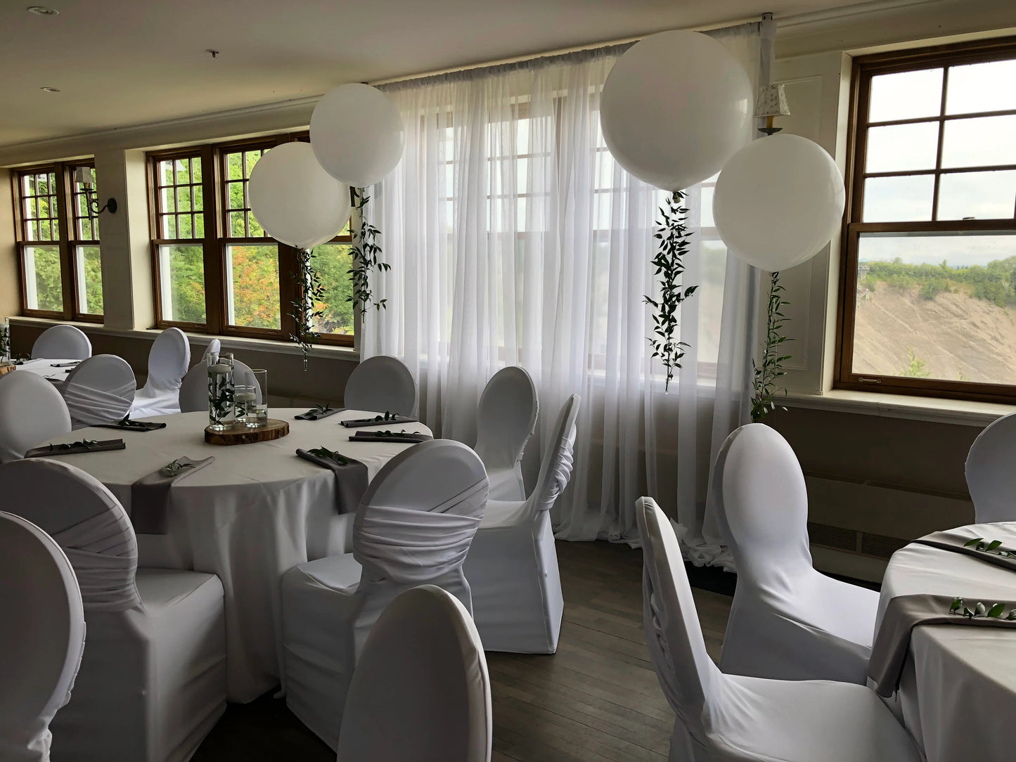 BALLON HÉLIUM BLANC, 36PO AVEC FEUILLAGE POUR MARIAGE