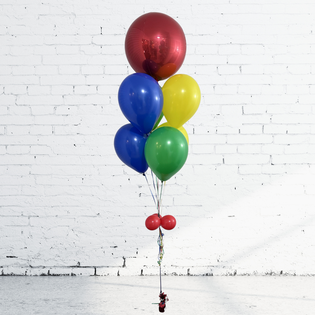 BOUQUET – 7 BALLONS AVEC BALLON MÉTALLIQUE ROND (ORBZ)