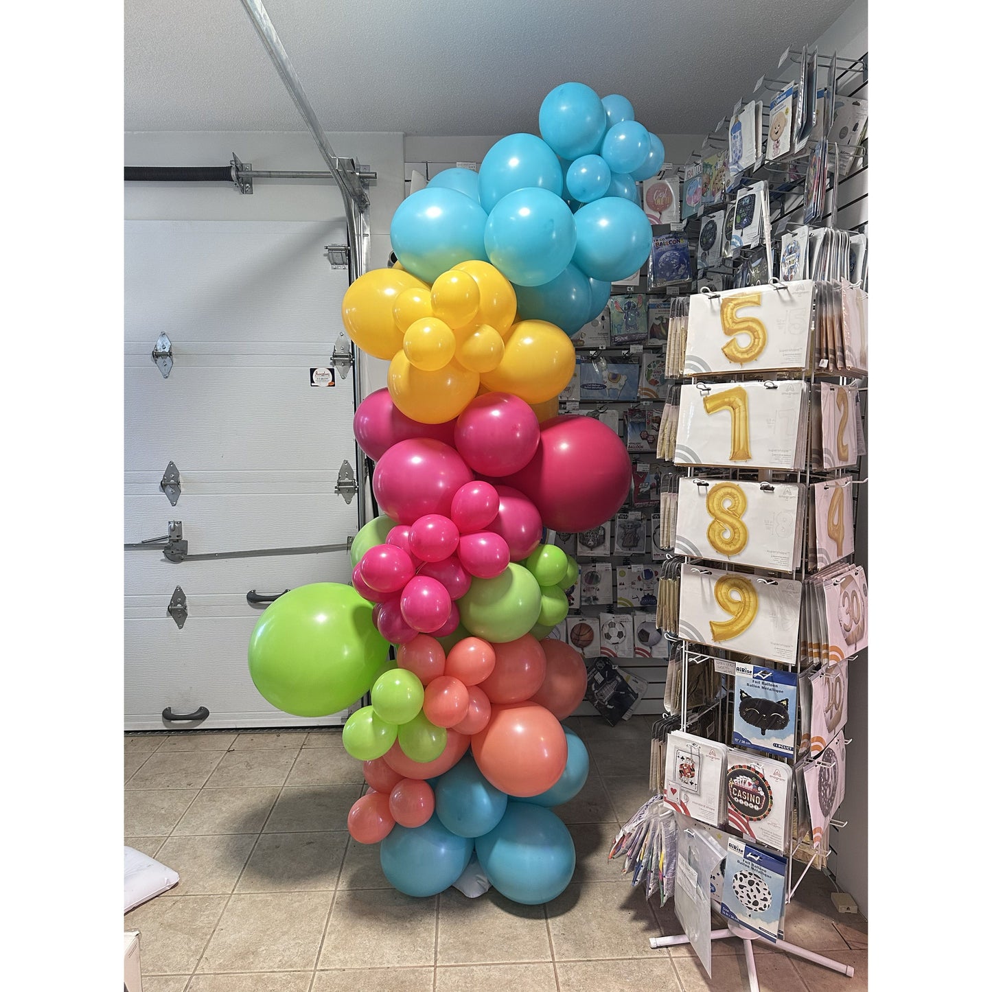 ARCHE (GUIRLANDE) DE BALLONS À L'AIR